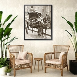 «A Hansom Cab in London, England in 1910» в интерьере комнаты в стиле ретро с плетеными креслами