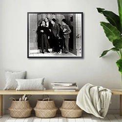 «Laurel & Hardy (Pack Up Your Troubles) 3» в интерьере комнаты в стиле ретро с плетеными корзинами