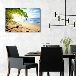 «Пальмовый пляж» в интерьере современной столовой с черными креслами