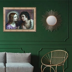 «Христос, обнимающий святого Иоанна-Крестителя» в интерьере классической гостиной с зеленой стеной над диваном