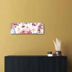 «Панорама цветущей вишни с пчелой» в интерьере современной квартиры над комодом