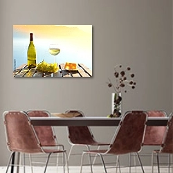«Белое вино и Женевское озеро» в интерьере столовой с серыми стенами