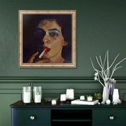 «'Face 31', 2012,» в интерьере прихожей в зеленых тонах над комодом