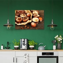 «Шоколадное лакомство с орехами» в интерьере кухни с зелеными стенами