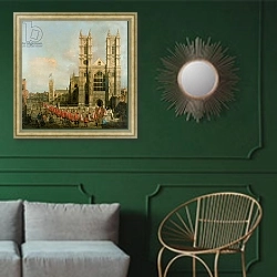 «Procession of the Knights of the Bath» в интерьере классической гостиной с зеленой стеной над диваном