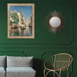 «A Venetian Canal, with Saint Mark’s Basilica in the Distance» в интерьере классической гостиной с зеленой стеной над диваном