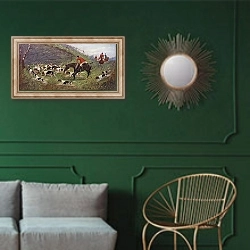 «Killed In The Quarry» в интерьере классической гостиной с зеленой стеной над диваном