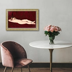 «Nude» в интерьере в классическом стиле над креслом