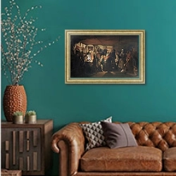 «Приход колдуна на крестьянскую свадьбу. 1875» в интерьере гостиной с зеленой стеной над диваном