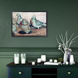 «Pigeons» в интерьере зеленой гостиной над диваном