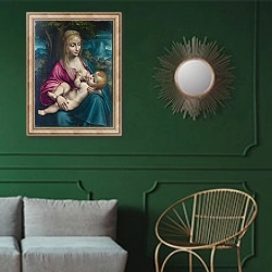 «Дева Мария с младенцем 18» в интерьере классической гостиной с зеленой стеной над диваном