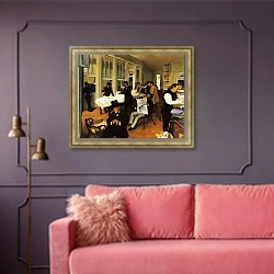 «Контора по торговле хлопком в Новом Орлеане» в интерьере гостиной с розовым диваном