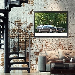 «Lamborghini Espada '1968–69 дизайн Bertone» в интерьере двухярусной гостиной в стиле лофт с кирпичной стеной