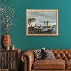 «Вид на реку 6» в интерьере гостиной с зеленой стеной над диваном