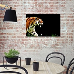 «Крадущийся тигр 1» в интерьере кухни в стиле лофт с кирпичной стеной