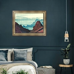 «Гималаи. Этюд 2» в интерьере классической гостиной с зеленой стеной над диваном
