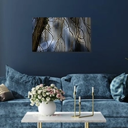 «Ветки» в интерьере современной гостиной в синем цвете