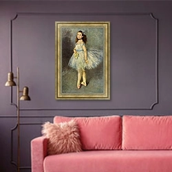 «Балерина 3» в интерьере гостиной с розовым диваном