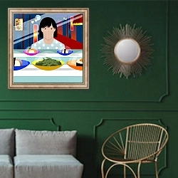 «Sushi Train» в интерьере классической гостиной с зеленой стеной над диваном
