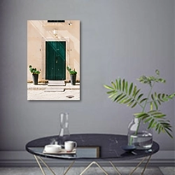 «Зеленая дощатая дверь, Шикли, Италия» в интерьере современной гостиной в серых тонах