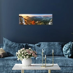 «Словакия, Татры. Закат в горах» в интерьере стильной синей гостиной над диваном