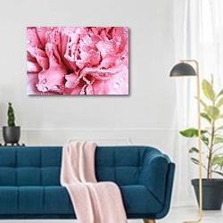 «Розовая гвоздика в каплях росы» в интерьере современной гостиной над синим диваном