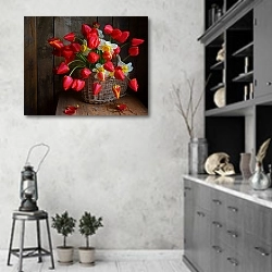 «Натюрморт с тюльпанами и нарциссами в корзине» в интерьере современной кухни в серых тонах