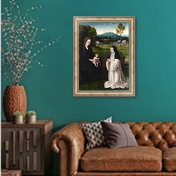 «Дева Мария с младенцем с цистерцианской монахиней» в интерьере гостиной с зеленой стеной над диваном
