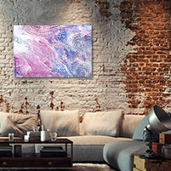 «Розовый минерал» в интерьере гостиной в стиле лофт с кирпичной стеной