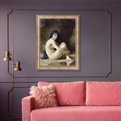 «Сидящая купальщица» в интерьере гостиной с розовым диваном