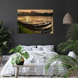 «Экскурсионные лодки на реке Меконг, Луанг Прабанг, Лаос» в интерьере современной спальни с черными стенами