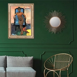 «Аннах с острова Ява» в интерьере классической гостиной с зеленой стеной над диваном