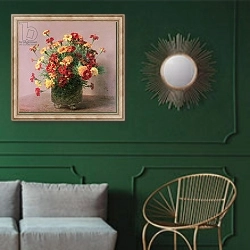 «Oeillets d'Inde, 1893» в интерьере классической гостиной с зеленой стеной над диваном
