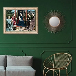 «Дева Мария и младенец со Святыми и дарителем» в интерьере классической гостиной с зеленой стеной над диваном