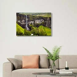 «Прекрасный исландский водопад» в интерьере современной светлой гостиной над диваном