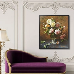 «A Gathering from an Old Rose Garden» в интерьере гостиной с розовым диваном