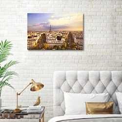 «Эйфелева башня и вид на Париж на рассвете, Франция» в интерьере современной спальни в белом цвете с золотыми деталями