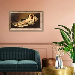 «The Naked Maja, c.1800» в интерьере классической гостиной над диваном
