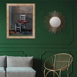 «Corner of the Studio» в интерьере классической гостиной с зеленой стеной над диваном