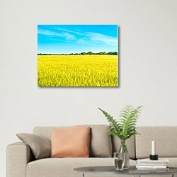 «Пшеничное поле и голубое небо» в интерьере современной светлой гостиной над диваном