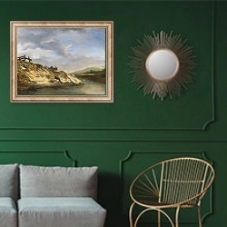 «Поток в дюнах с двумя купальщиками» в интерьере классической гостиной с зеленой стеной над диваном