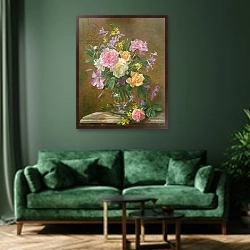 «AW/16 Vase of Flowers» в интерьере зеленой гостиной над диваном