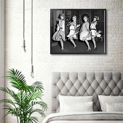 «История в черно-белых фото 210» в интерьере спальни в скандинавском стиле над кроватью