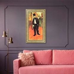 «Доктор Тапье де Селейран в фойе театра» в интерьере гостиной с розовым диваном