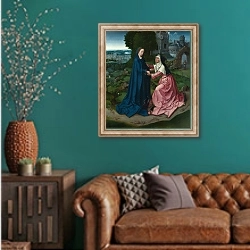 «Визит Девы Марии к Святой Элизабет» в интерьере гостиной с зеленой стеной над диваном