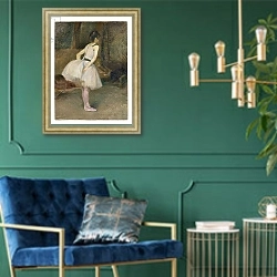«Danseuse, 1888» в интерьере в классическом стиле с зеленой стеной