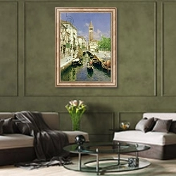 «A Venetian Canal» в интерьере гостиной в оливковых тонах