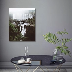 «Двухступенчатый водопад» в интерьере современной гостиной в серых тонах
