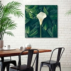 «Композиция из зеленых листьев и белого цветка» в интерьере столовой в скандинавском стиле с кирпичной стеной