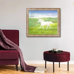 «The Landscape Horse» в интерьере гостиной в бордовых тонах